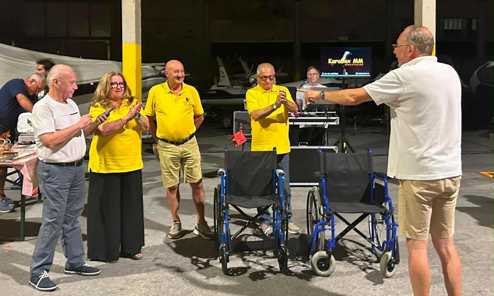 Rosolina (RO), il club nautico dona due carrozzine ad Auser